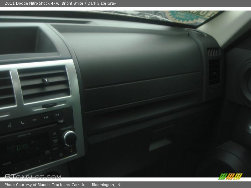 Bright White / Dark Slate Gray 2011 Dodge Nitro Shock 4x4