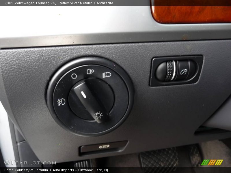 Reflex Silver Metallic / Anthracite 2005 Volkswagen Touareg V6