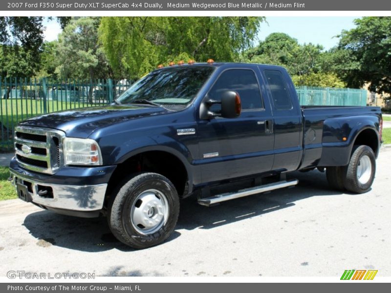 Front 3/4 View of 2007 F350 Super Duty XLT SuperCab 4x4 Dually