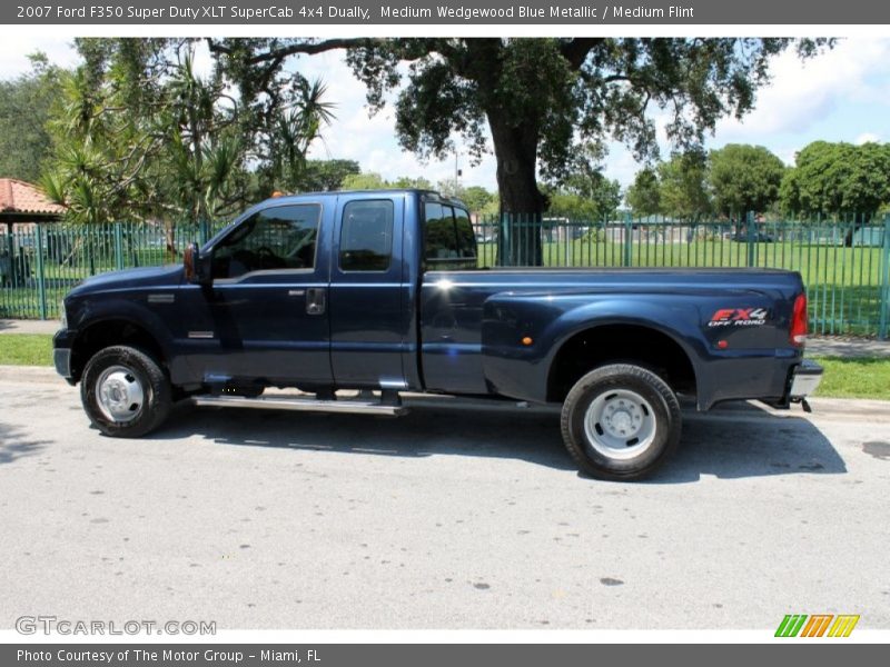 Medium Wedgewood Blue Metallic / Medium Flint 2007 Ford F350 Super Duty XLT SuperCab 4x4 Dually