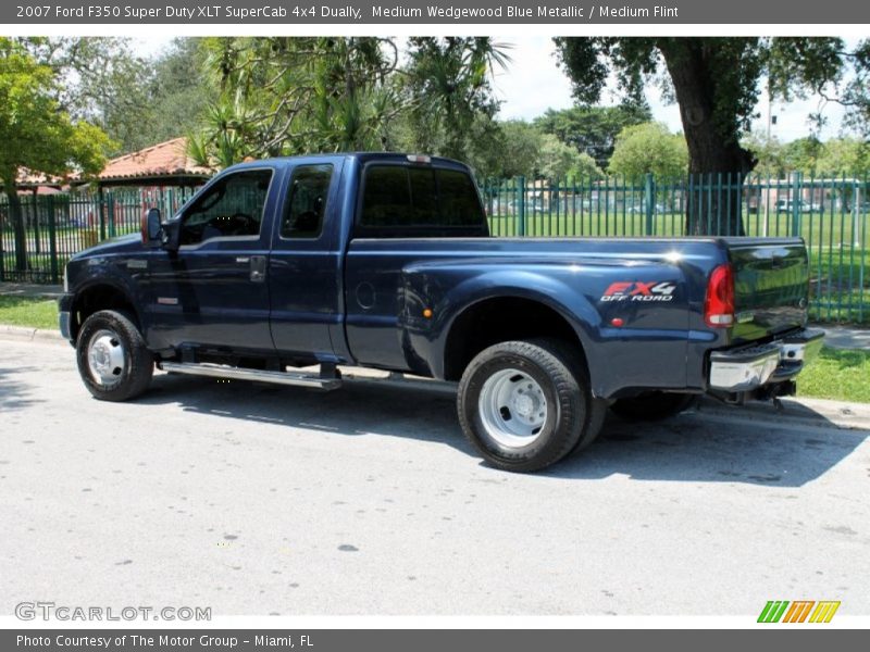 Medium Wedgewood Blue Metallic / Medium Flint 2007 Ford F350 Super Duty XLT SuperCab 4x4 Dually