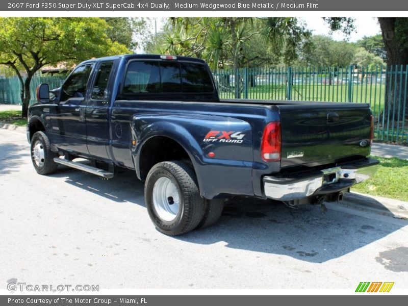 Medium Wedgewood Blue Metallic / Medium Flint 2007 Ford F350 Super Duty XLT SuperCab 4x4 Dually