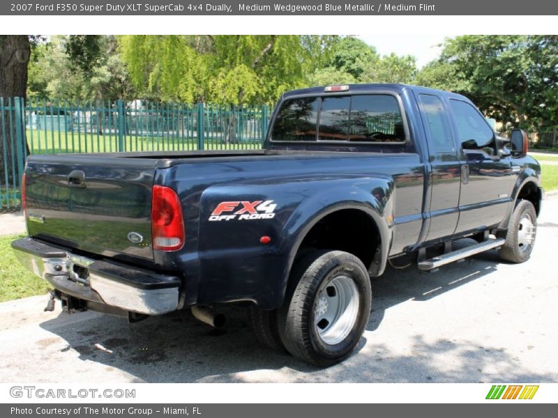Medium Wedgewood Blue Metallic / Medium Flint 2007 Ford F350 Super Duty XLT SuperCab 4x4 Dually