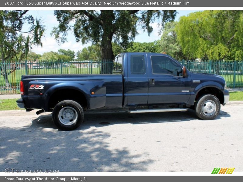 Medium Wedgewood Blue Metallic / Medium Flint 2007 Ford F350 Super Duty XLT SuperCab 4x4 Dually