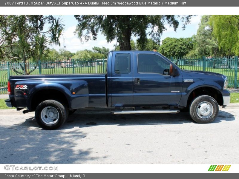 Medium Wedgewood Blue Metallic / Medium Flint 2007 Ford F350 Super Duty XLT SuperCab 4x4 Dually