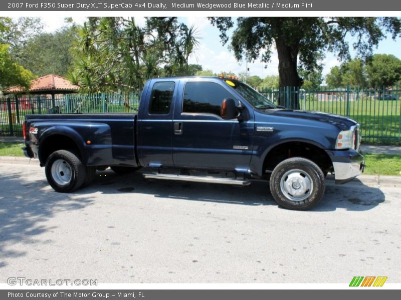 Medium Wedgewood Blue Metallic / Medium Flint 2007 Ford F350 Super Duty XLT SuperCab 4x4 Dually