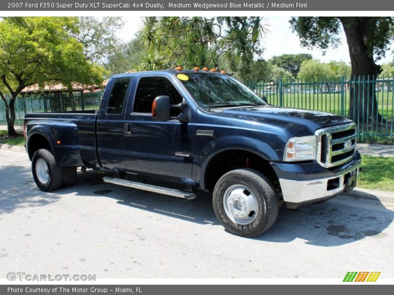 Medium Wedgewood Blue Metallic / Medium Flint 2007 Ford F350 Super Duty XLT SuperCab 4x4 Dually