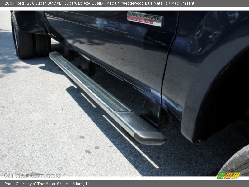 Medium Wedgewood Blue Metallic / Medium Flint 2007 Ford F350 Super Duty XLT SuperCab 4x4 Dually
