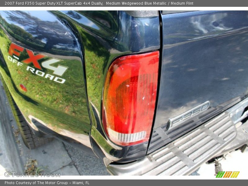 Medium Wedgewood Blue Metallic / Medium Flint 2007 Ford F350 Super Duty XLT SuperCab 4x4 Dually