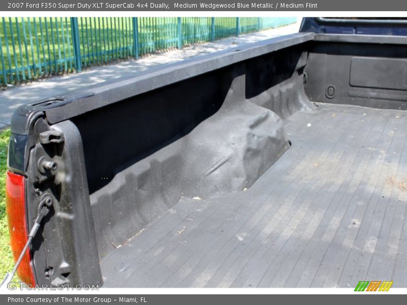 Medium Wedgewood Blue Metallic / Medium Flint 2007 Ford F350 Super Duty XLT SuperCab 4x4 Dually