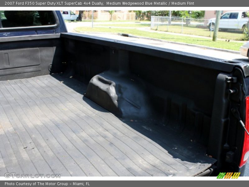 Medium Wedgewood Blue Metallic / Medium Flint 2007 Ford F350 Super Duty XLT SuperCab 4x4 Dually