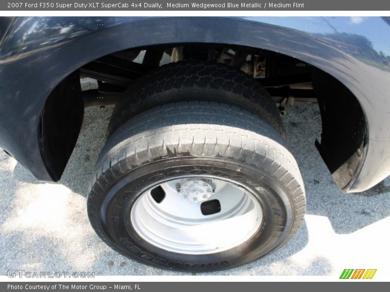 Medium Wedgewood Blue Metallic / Medium Flint 2007 Ford F350 Super Duty XLT SuperCab 4x4 Dually
