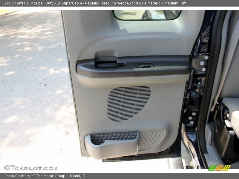 Medium Wedgewood Blue Metallic / Medium Flint 2007 Ford F350 Super Duty XLT SuperCab 4x4 Dually