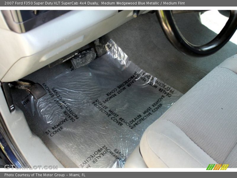 Medium Wedgewood Blue Metallic / Medium Flint 2007 Ford F350 Super Duty XLT SuperCab 4x4 Dually