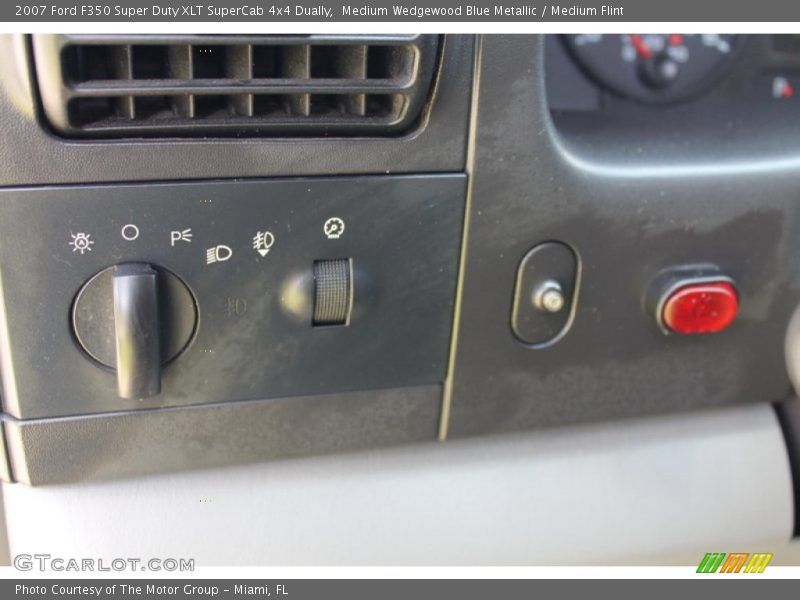 Medium Wedgewood Blue Metallic / Medium Flint 2007 Ford F350 Super Duty XLT SuperCab 4x4 Dually
