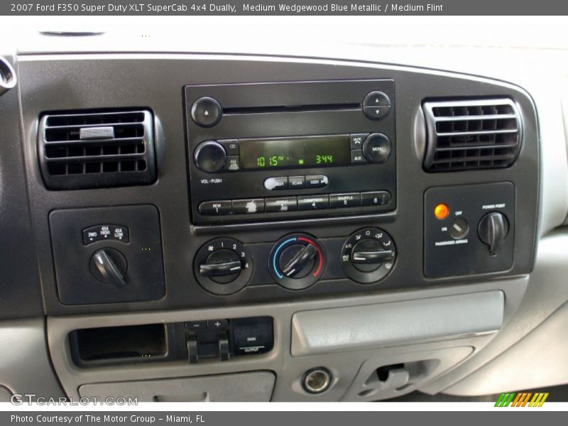 Medium Wedgewood Blue Metallic / Medium Flint 2007 Ford F350 Super Duty XLT SuperCab 4x4 Dually