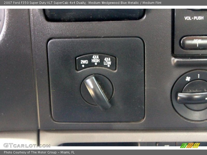 Medium Wedgewood Blue Metallic / Medium Flint 2007 Ford F350 Super Duty XLT SuperCab 4x4 Dually