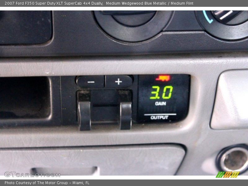 Medium Wedgewood Blue Metallic / Medium Flint 2007 Ford F350 Super Duty XLT SuperCab 4x4 Dually
