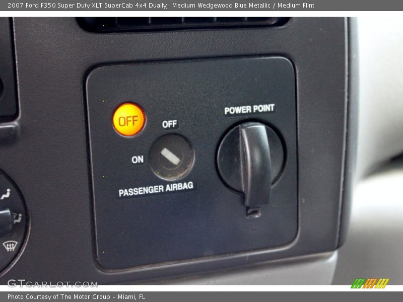 Medium Wedgewood Blue Metallic / Medium Flint 2007 Ford F350 Super Duty XLT SuperCab 4x4 Dually