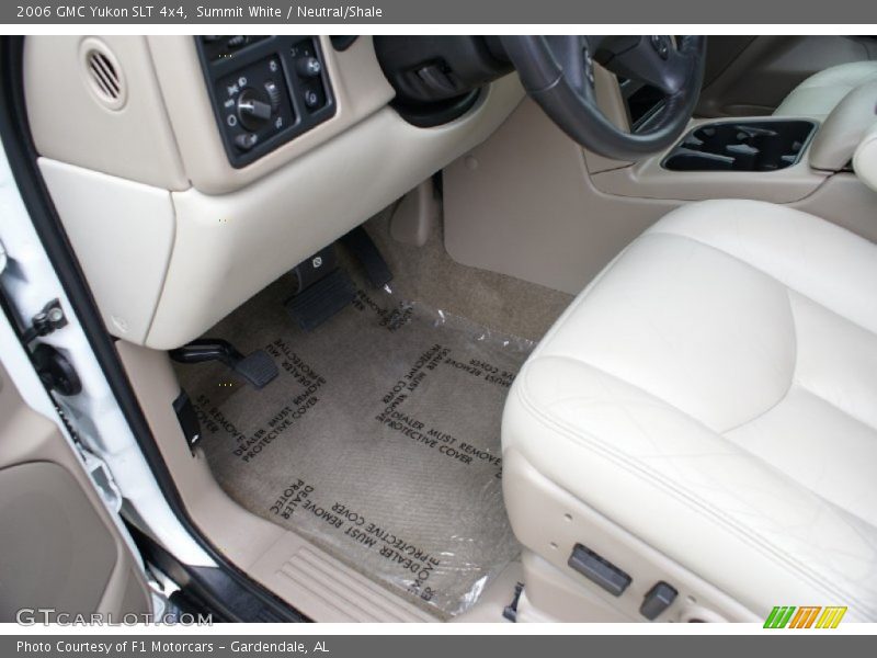 Summit White / Neutral/Shale 2006 GMC Yukon SLT 4x4