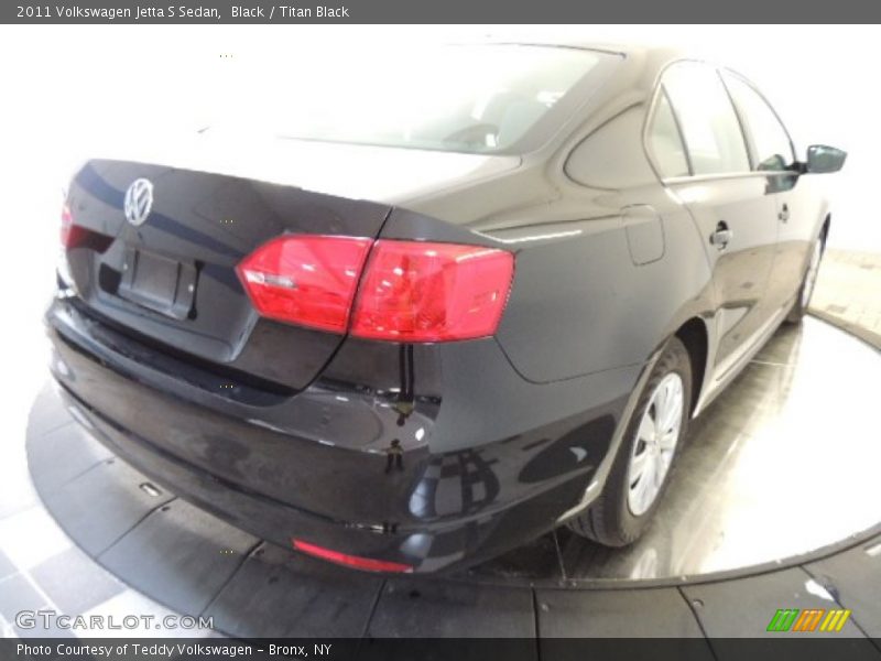 Black / Titan Black 2011 Volkswagen Jetta S Sedan