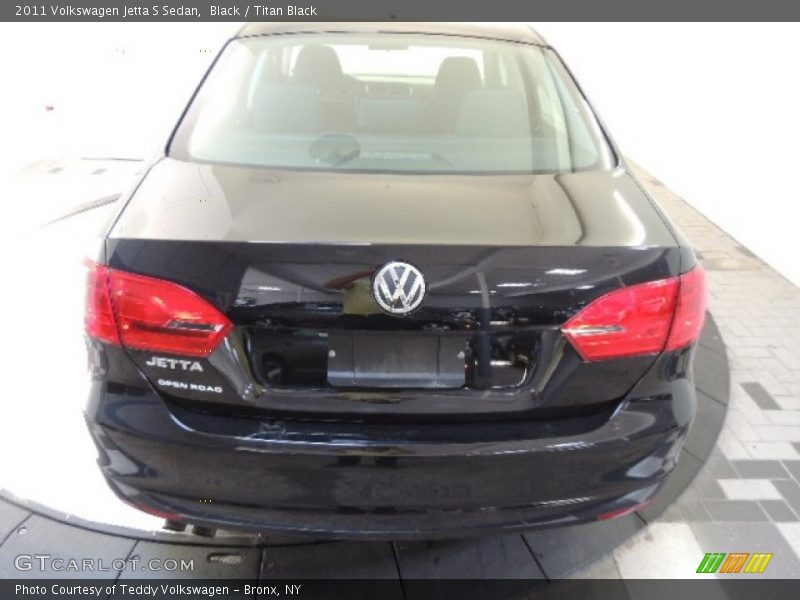 Black / Titan Black 2011 Volkswagen Jetta S Sedan