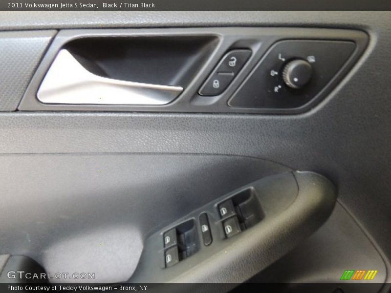 Black / Titan Black 2011 Volkswagen Jetta S Sedan