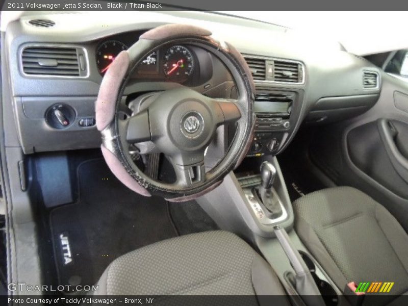 Black / Titan Black 2011 Volkswagen Jetta S Sedan