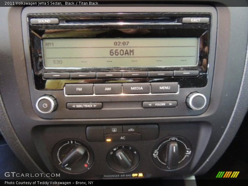 Black / Titan Black 2011 Volkswagen Jetta S Sedan