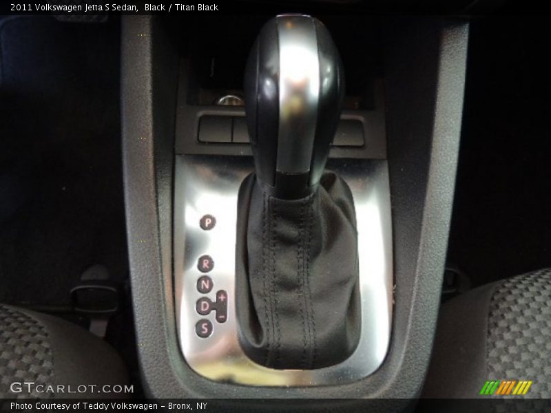 Black / Titan Black 2011 Volkswagen Jetta S Sedan