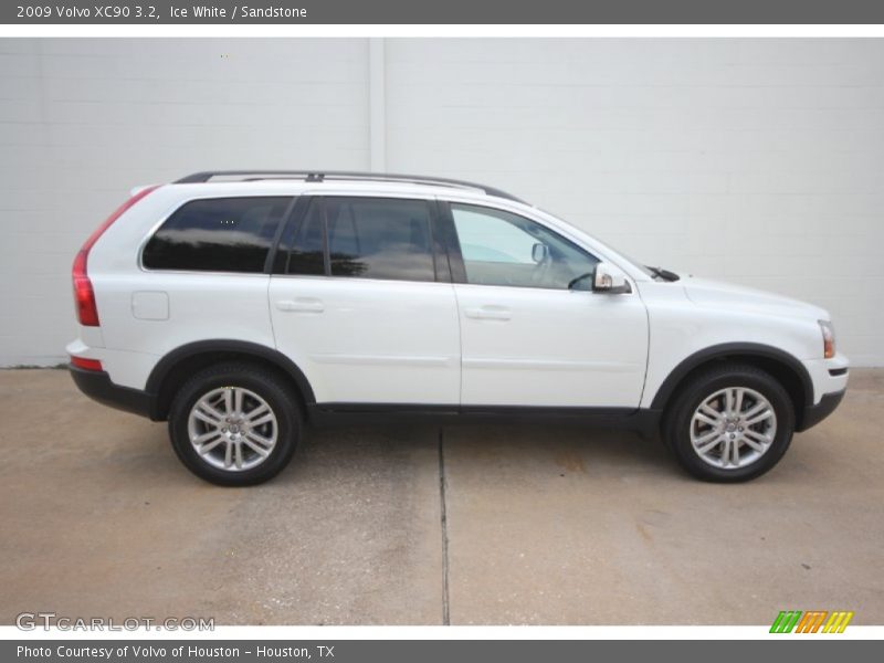 Ice White / Sandstone 2009 Volvo XC90 3.2