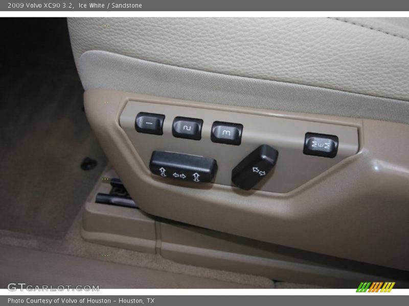 Controls of 2009 XC90 3.2