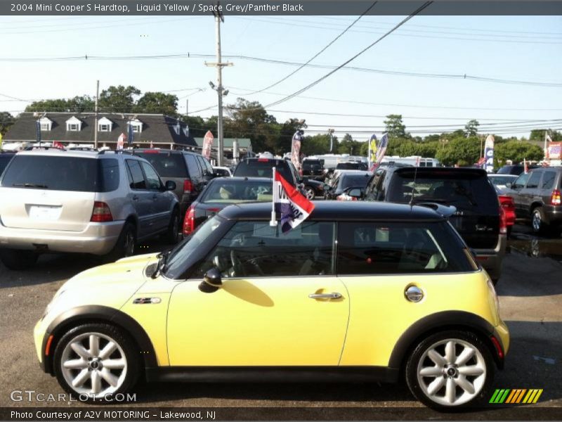 Liquid Yellow / Space Grey/Panther Black 2004 Mini Cooper S Hardtop
