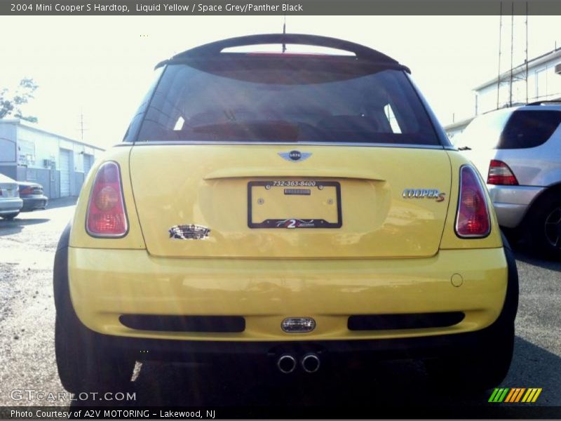 Liquid Yellow / Space Grey/Panther Black 2004 Mini Cooper S Hardtop