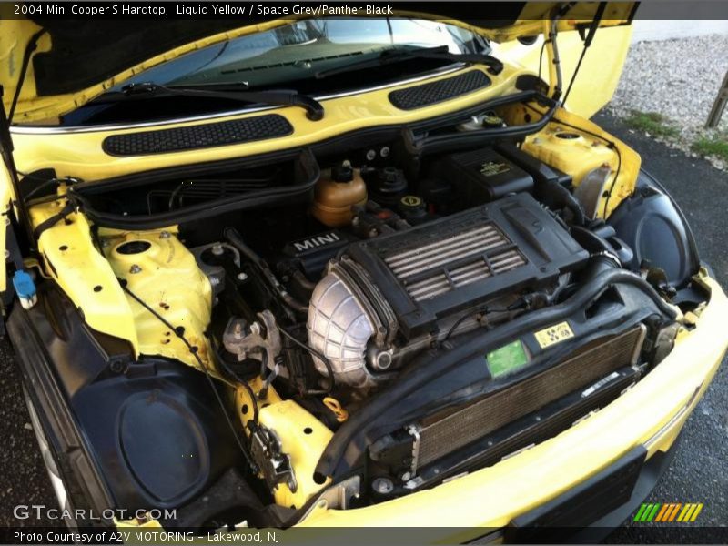 Liquid Yellow / Space Grey/Panther Black 2004 Mini Cooper S Hardtop