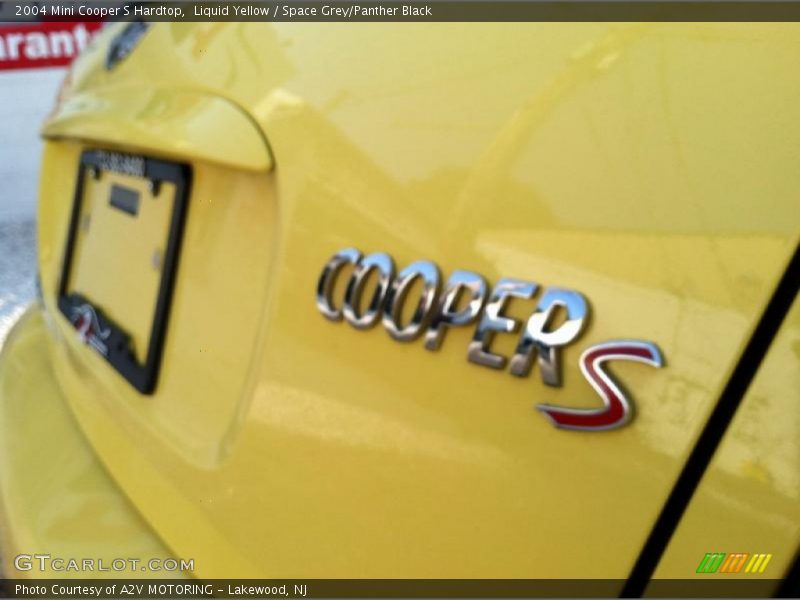 Liquid Yellow / Space Grey/Panther Black 2004 Mini Cooper S Hardtop