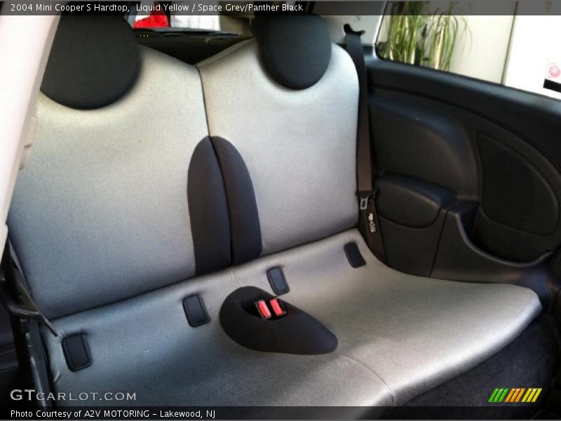 Liquid Yellow / Space Grey/Panther Black 2004 Mini Cooper S Hardtop