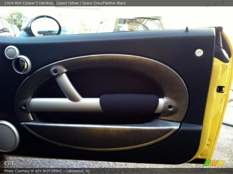 Liquid Yellow / Space Grey/Panther Black 2004 Mini Cooper S Hardtop