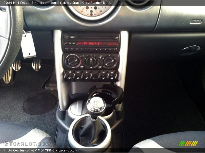 Liquid Yellow / Space Grey/Panther Black 2004 Mini Cooper S Hardtop