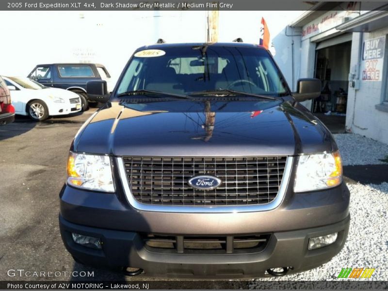 Dark Shadow Grey Metallic / Medium Flint Grey 2005 Ford Expedition XLT 4x4