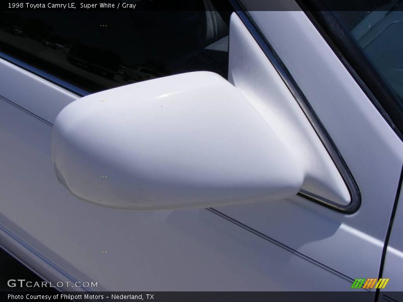 Super White / Gray 1998 Toyota Camry LE