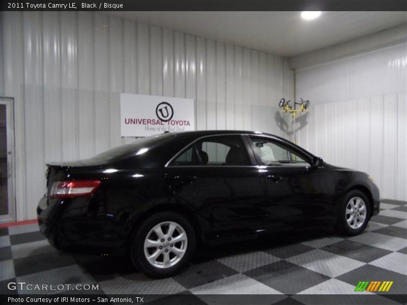 Black / Bisque 2011 Toyota Camry LE