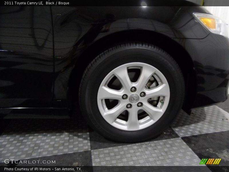 Black / Bisque 2011 Toyota Camry LE