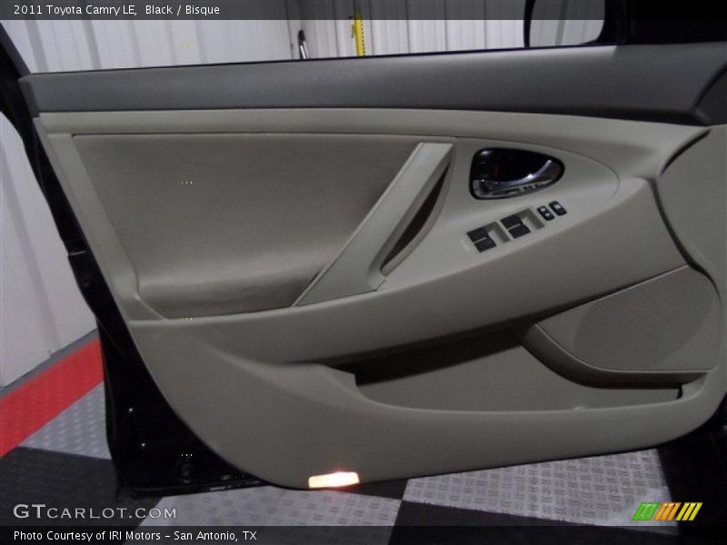 Black / Bisque 2011 Toyota Camry LE