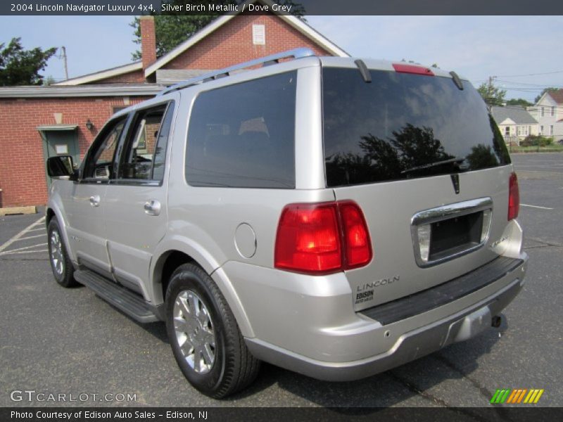 Silver Birch Metallic / Dove Grey 2004 Lincoln Navigator Luxury 4x4