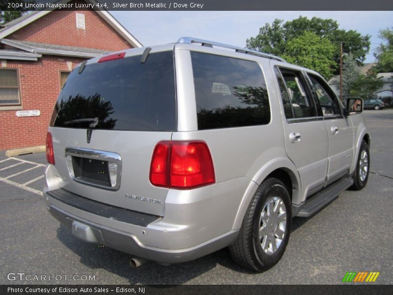 Silver Birch Metallic / Dove Grey 2004 Lincoln Navigator Luxury 4x4