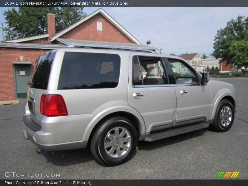 Silver Birch Metallic / Dove Grey 2004 Lincoln Navigator Luxury 4x4