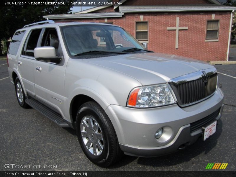 Silver Birch Metallic / Dove Grey 2004 Lincoln Navigator Luxury 4x4