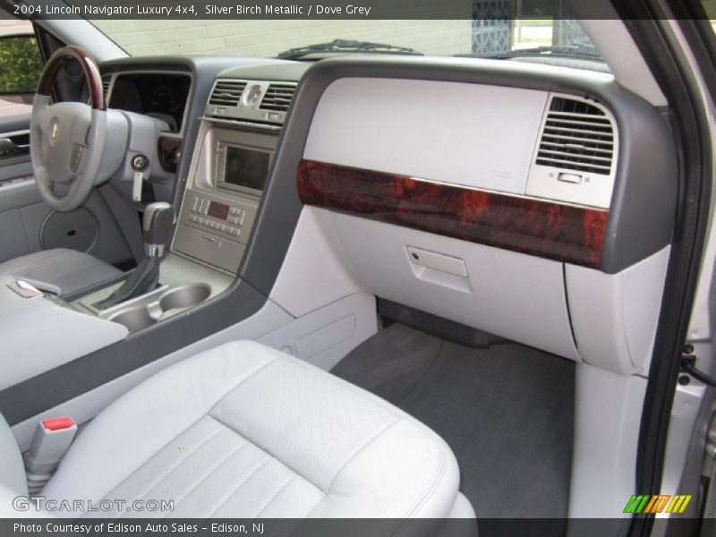 Silver Birch Metallic / Dove Grey 2004 Lincoln Navigator Luxury 4x4