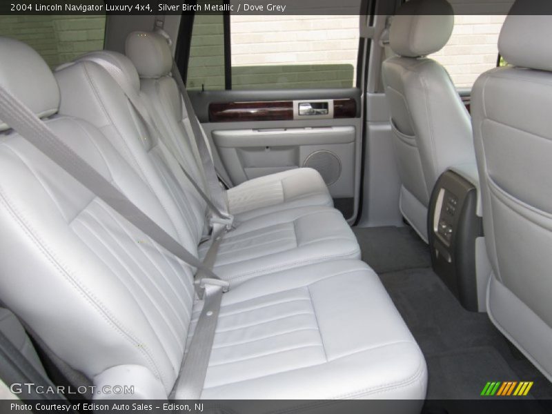 Silver Birch Metallic / Dove Grey 2004 Lincoln Navigator Luxury 4x4